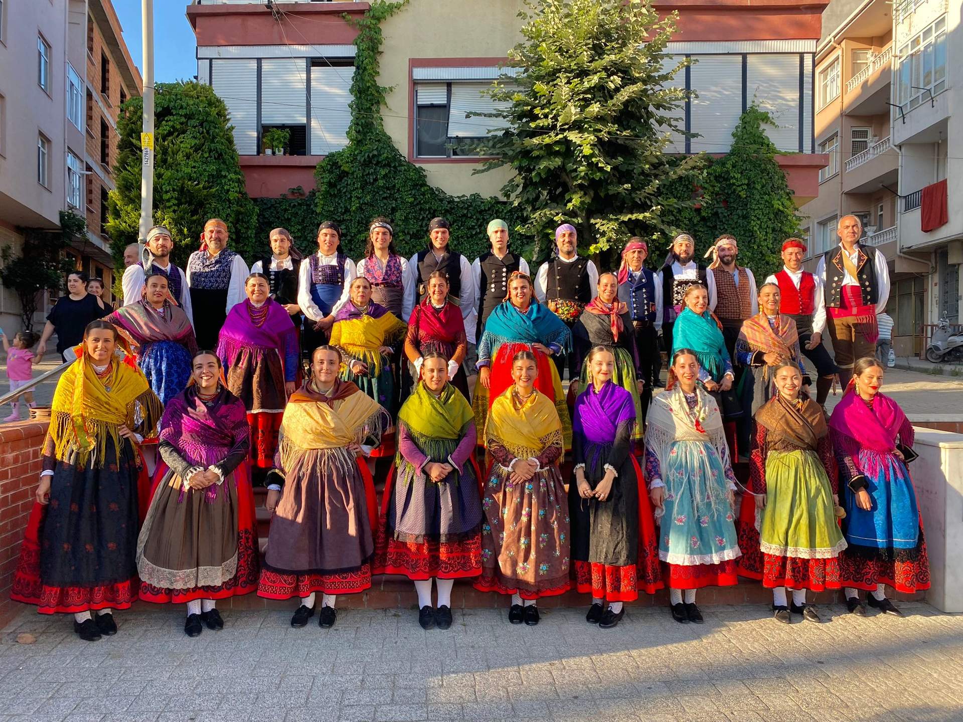 Grupo de Coros y Danzas Doña Urraca en Estambul