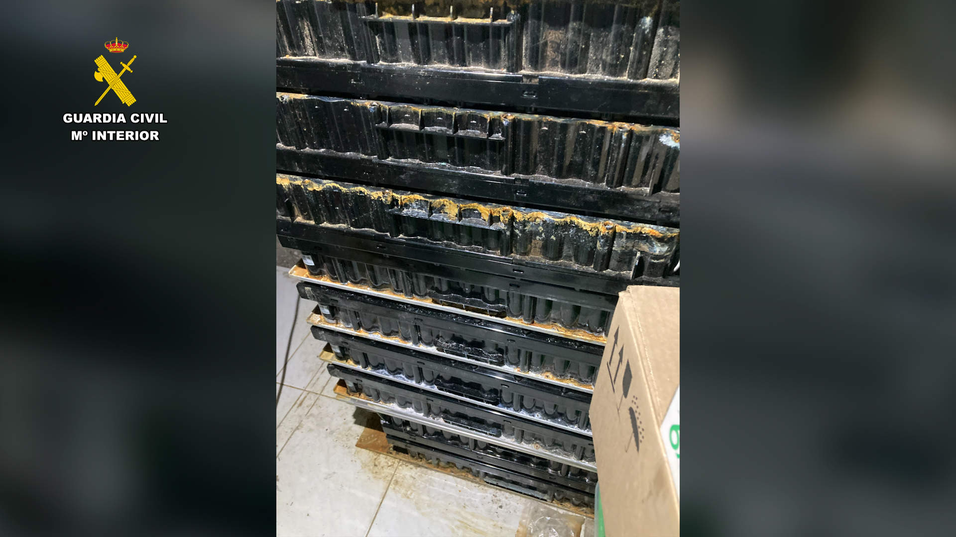 Operación Canaleja contra el almacenamiento y venta ilegal de baterías de litio. Fotografía: Guardia Civil