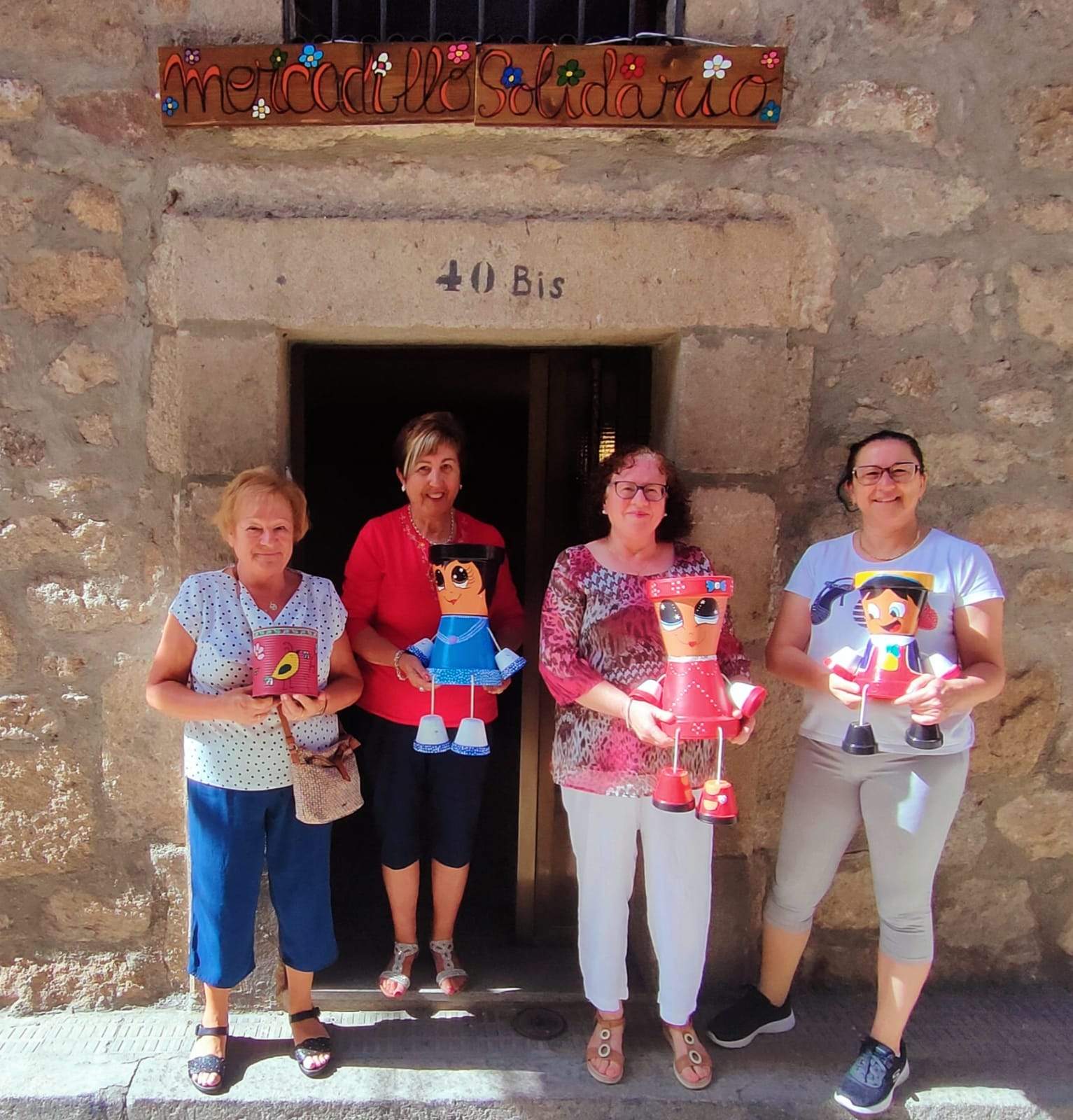 Mercadillo solidario realizado por la Asociación de Mujeres de Fermoselle. Fotografía: CEDIDA