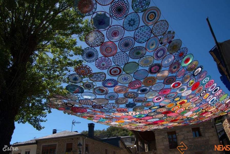 Porto y sus 300 aros de ganchillo