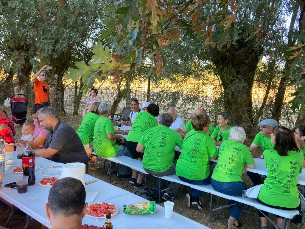Comida fin de fiestas en Mayalde (1)