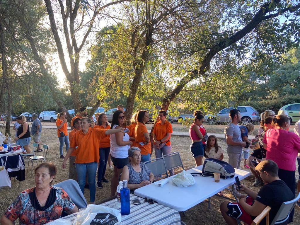 Comida fin de fiestas en Mayalde (2)