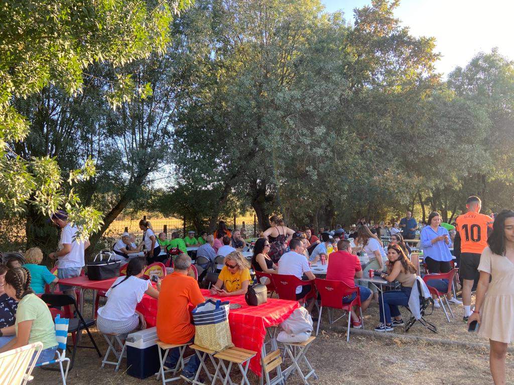 Comida fin de fiestas en Mayalde (3)