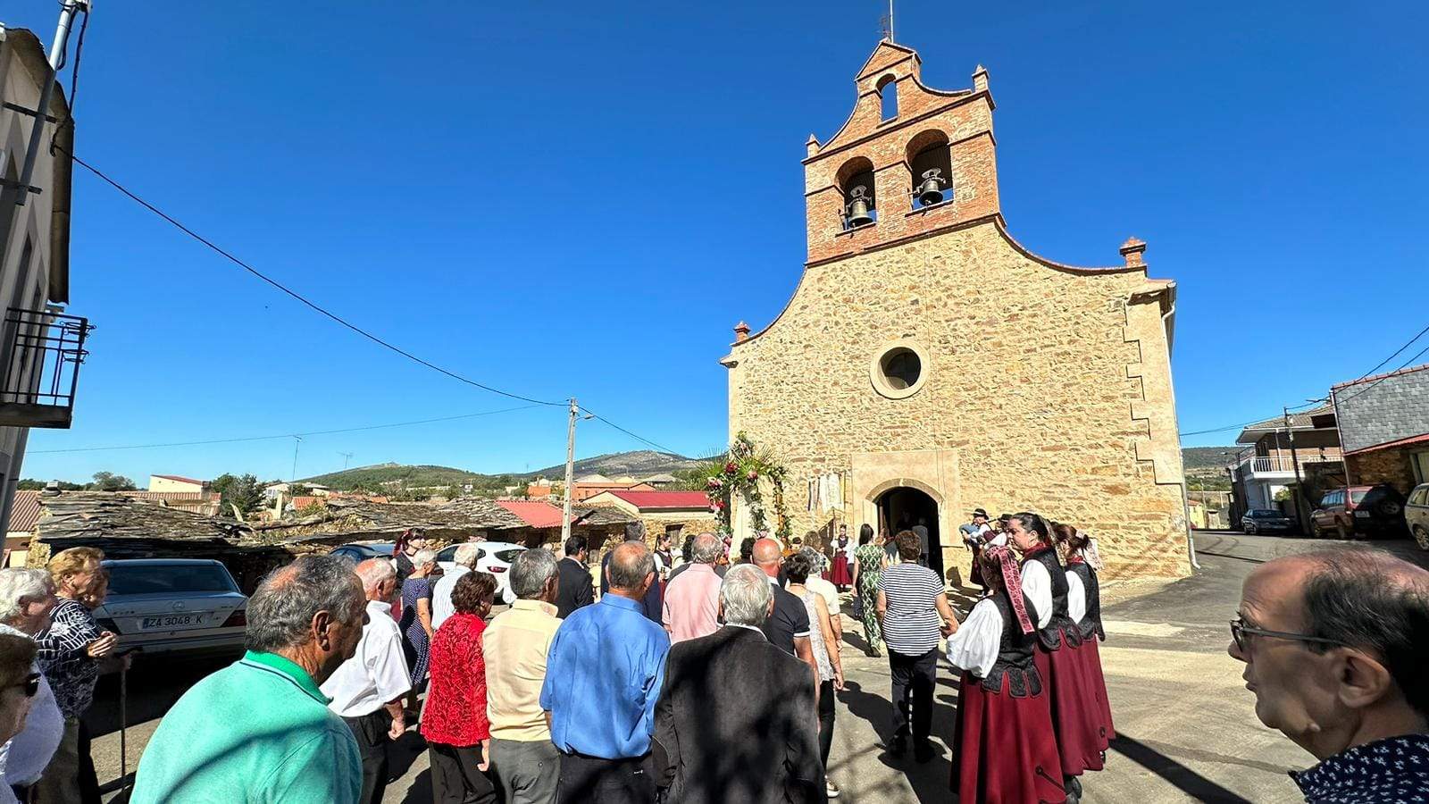 Fiesta de San Miguel Arcángel en Sarracín de Aliste con la presencia del presidente de la Diputación, Javier Faúndez