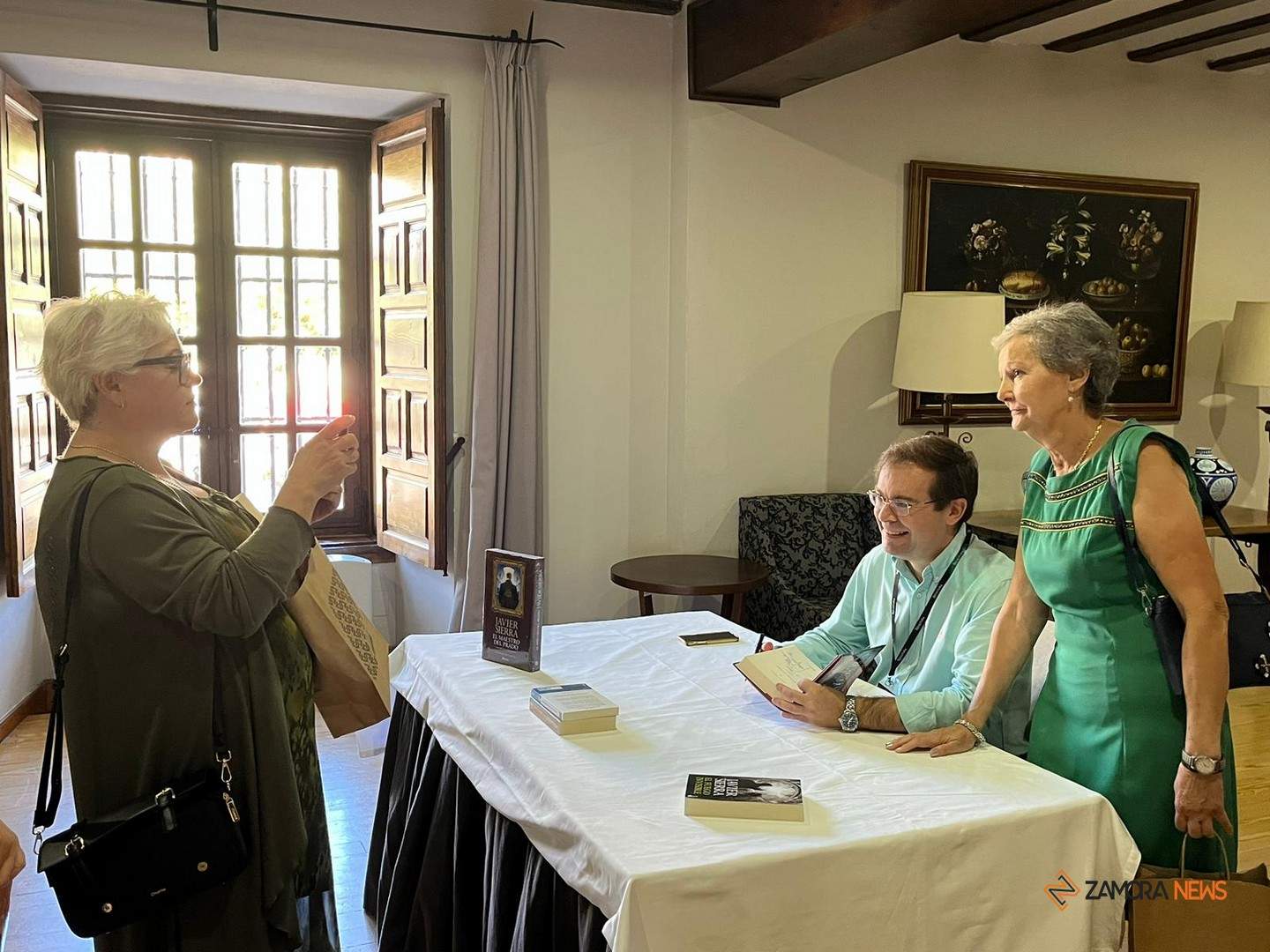 Los premios Planeta Juan Eslava, Javier Moro y Javier Sierra en la firma de libros en Zamora_3