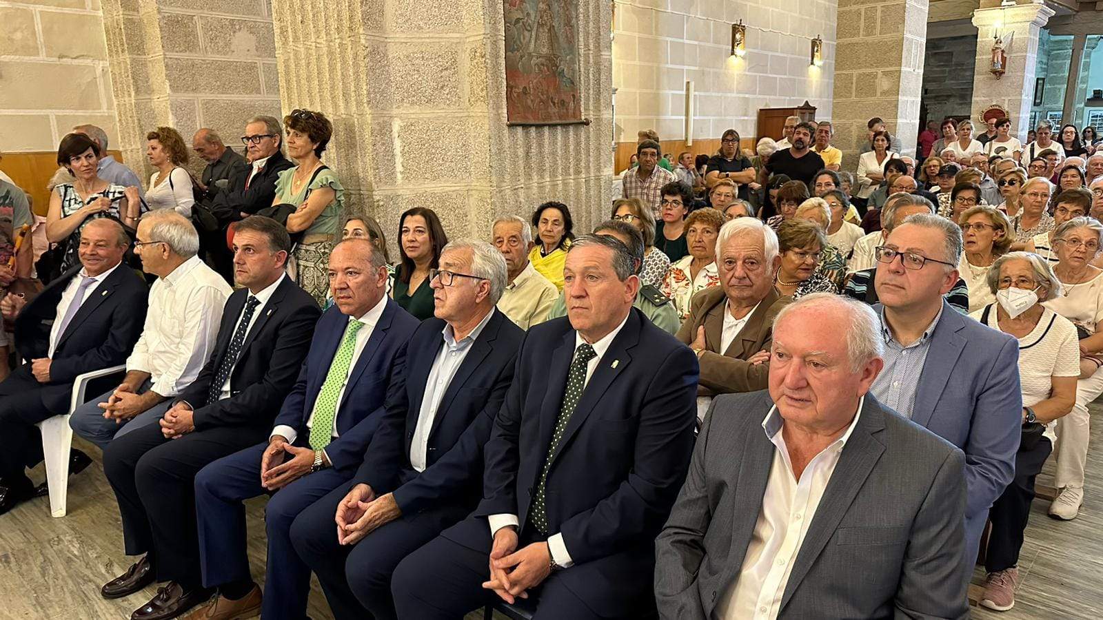 El presidente de la Diputación de Zamora, Javier Faúndez Domínguez, acompañado por el vicepresidente segundo, diputado de Régimen Interior y Fondos Europeos y diputado provincial por Sanabria-La Carballeda, Ramiro Silva Monterrubio, asistió este domingo a los actos centrales que con motivo de la Romería en honor de la Santísima Virgen de Los Remedios