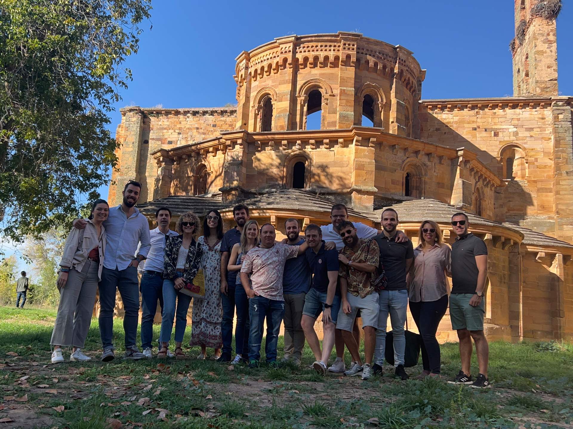 Socios de La Santa Merienda en el monasterio de Santa María de Moreruela