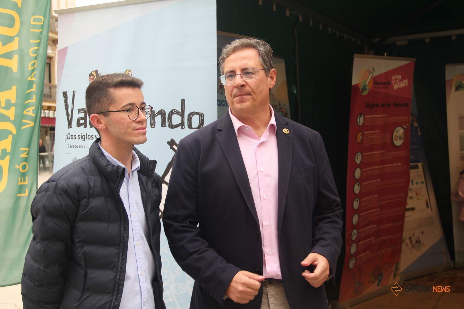 El presidente del Colegio Oficial de Farmacéuticos de Zamora, Juan Prieto Corpas, durante la inauguración de la exposición itinerante Vacunando