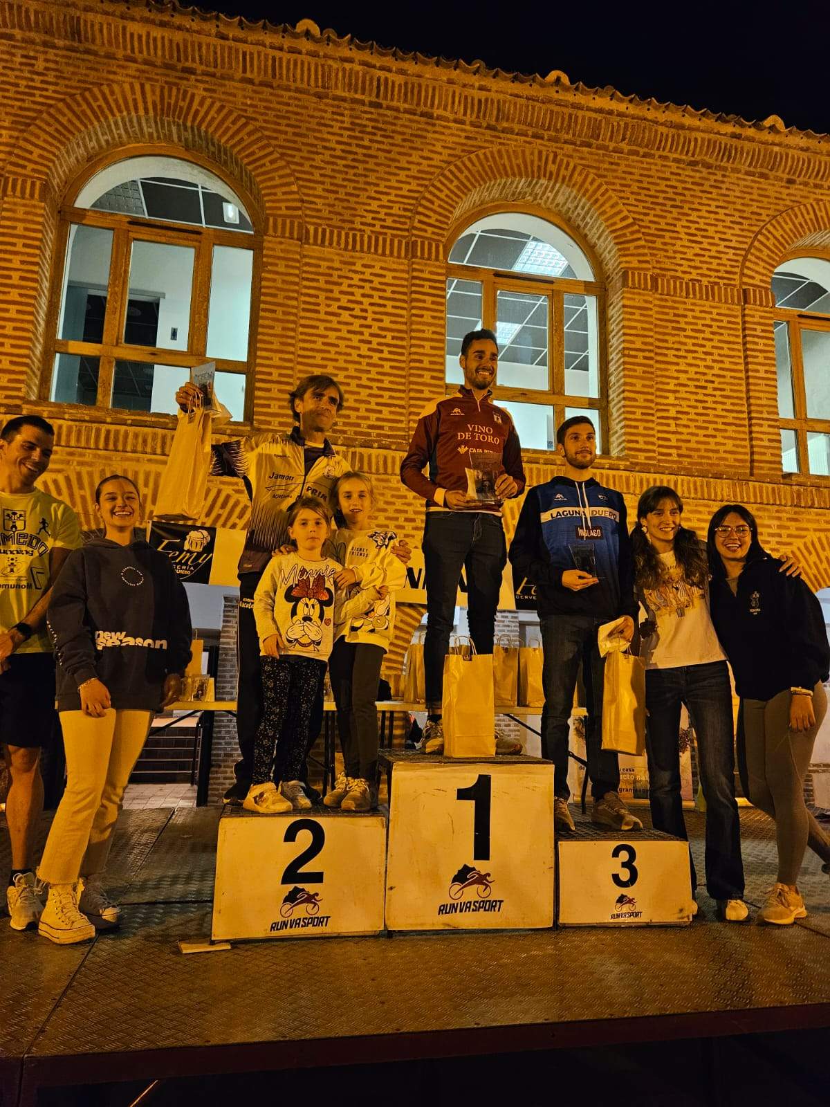 Alejandro Carabias, vencedor en la nocturna de Olmedo