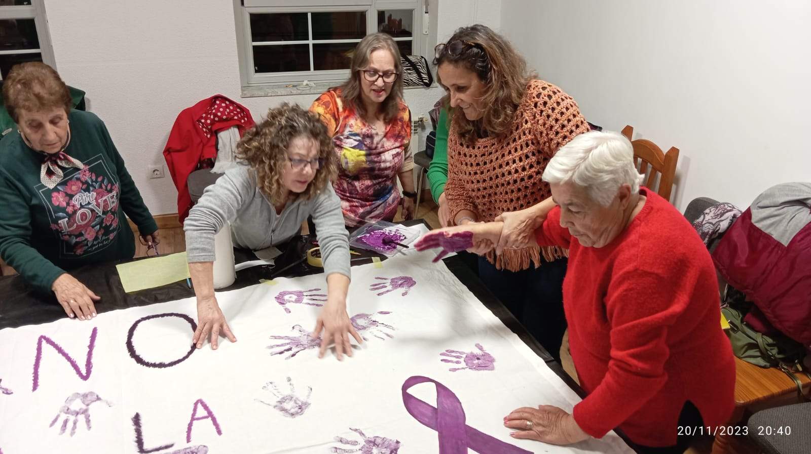 Pancarta de la Asociación de Jubilados de Morales del Vino por el 25N. Fotografía: CEDIDA