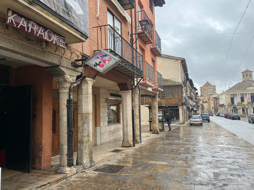 Su primer bar de noche situado en la calle Trasalfondiga en Toro, “El Dorado”