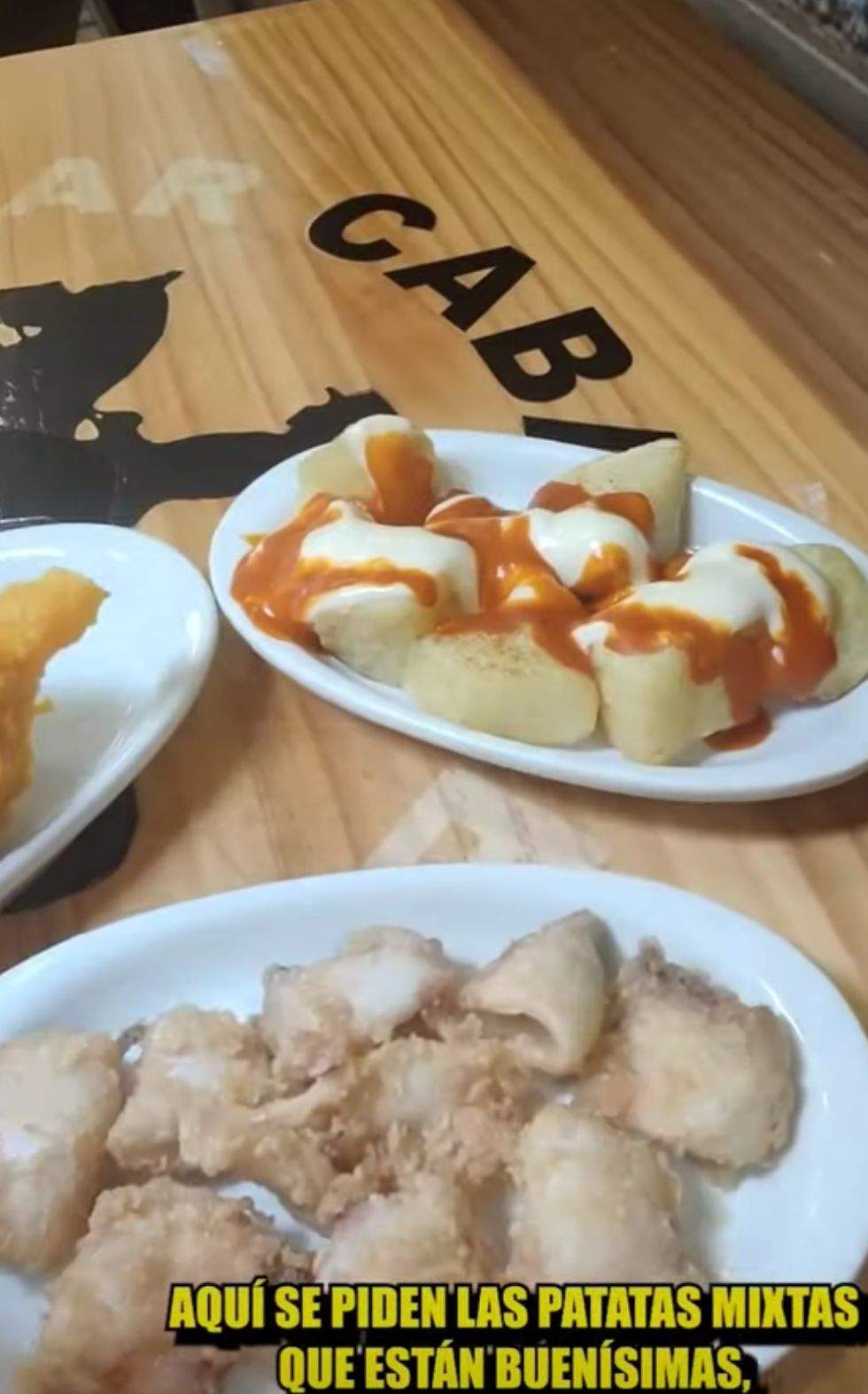 patatas mixtas, chipirones y el figón de el Bar Caballero