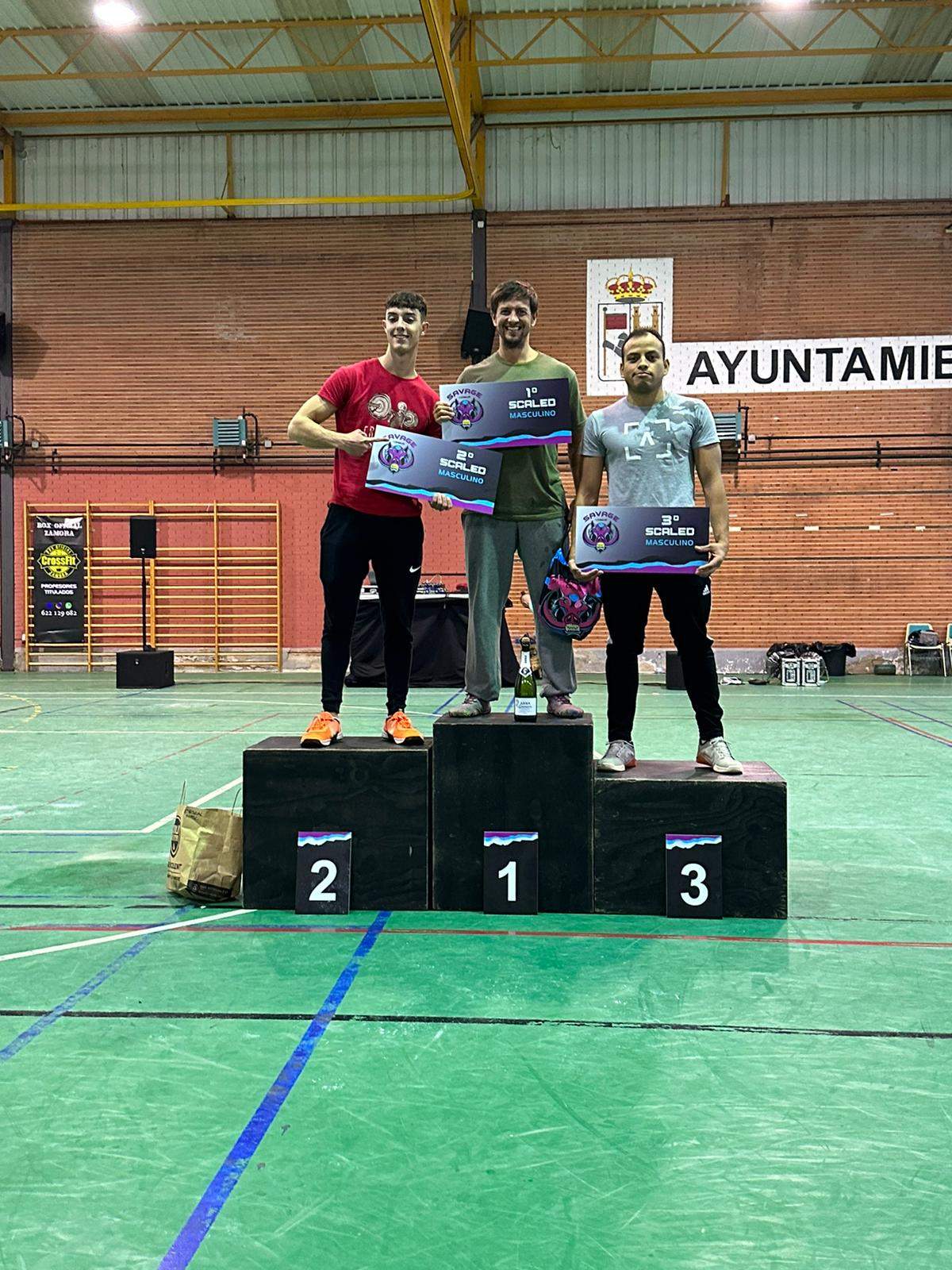 SL Podio escalado Hombre