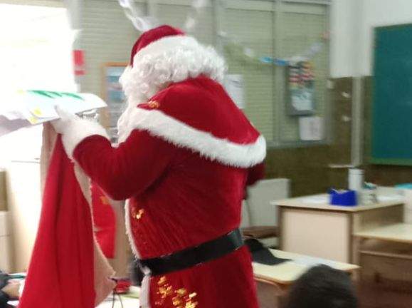 Papá Noel visita el Alejandro Casona (1)