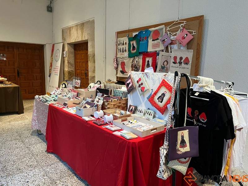 Mercado Solidario a favor de la Bolsa de Caridad de la Cofradía de la Virgen de la Concha (2)