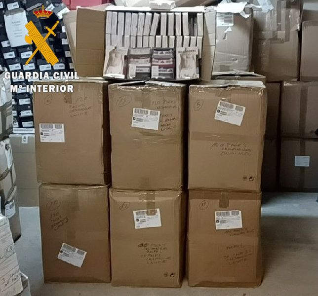La Guardia Civil de Salamanca interviene más de 200 juguetes y otros productos navideños fraudulentos y peligrosos