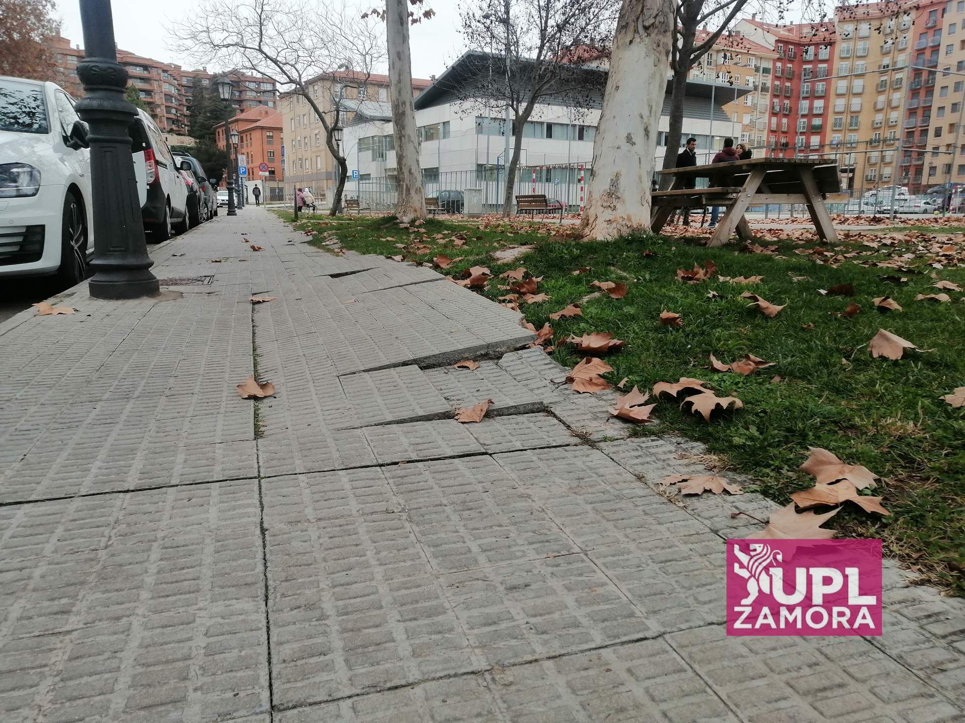 Denuncia estado entorno centro de salud de Puerta Nueva