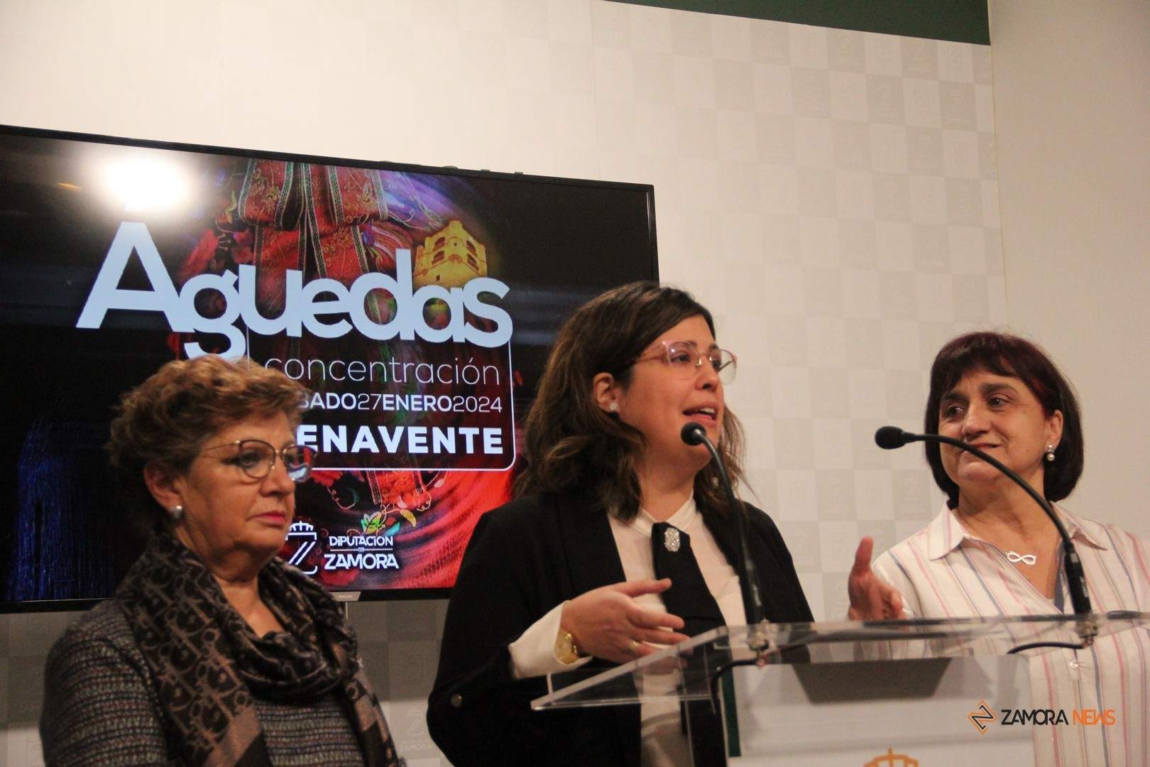 La alcaldesa de Benavente, Beatriz Asensio, durante la presentación séptimo encuentro provincial de Águedas