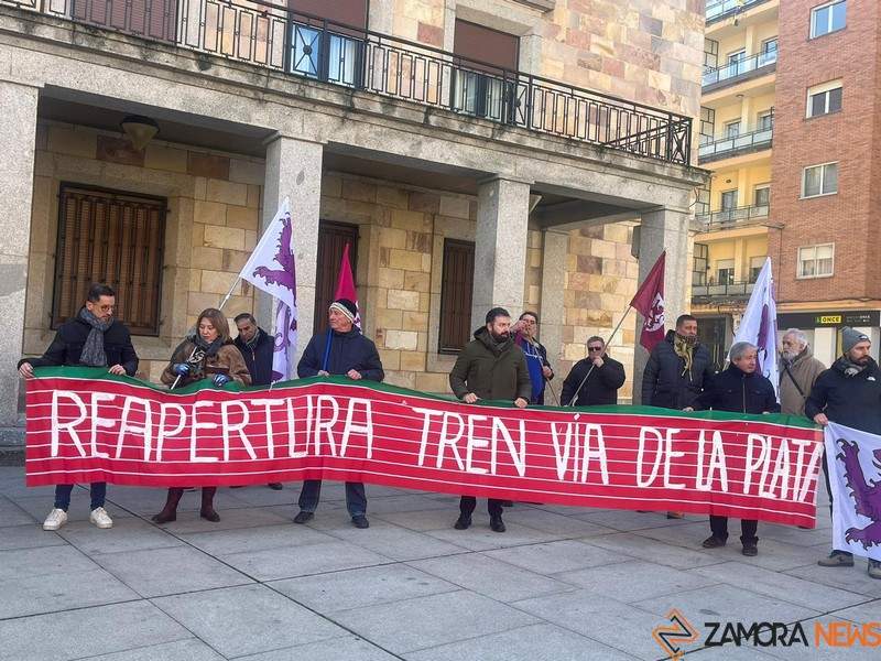 Concentración en Zamora por la reapertura del tren Ruta de la Plata_6