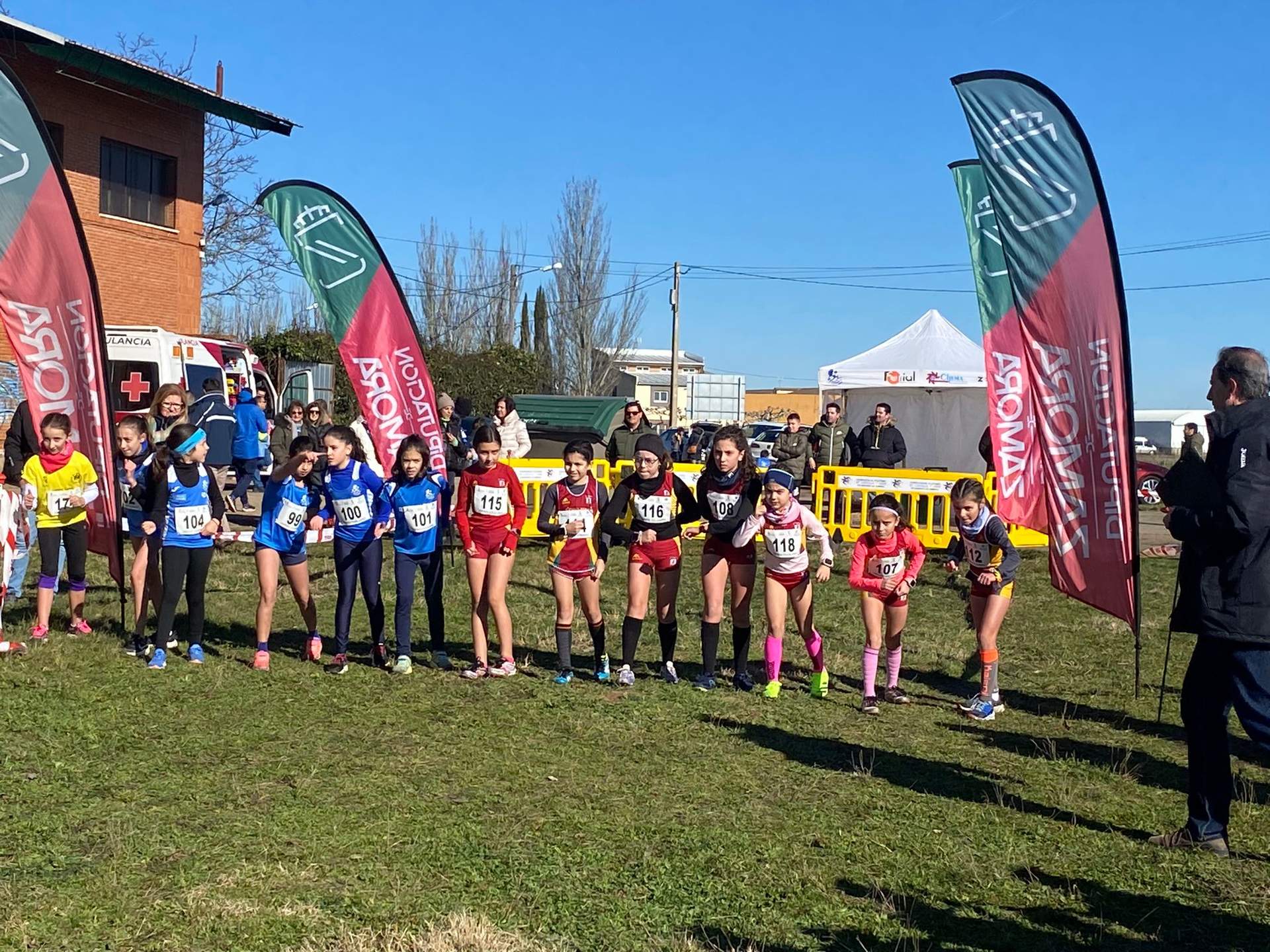 Salida sub 12 femenina 1ª Jornada campo a traves juegos escolares