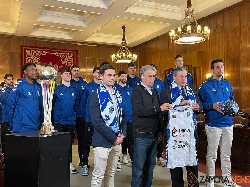 El primer título nacional para el CB Zamora _3