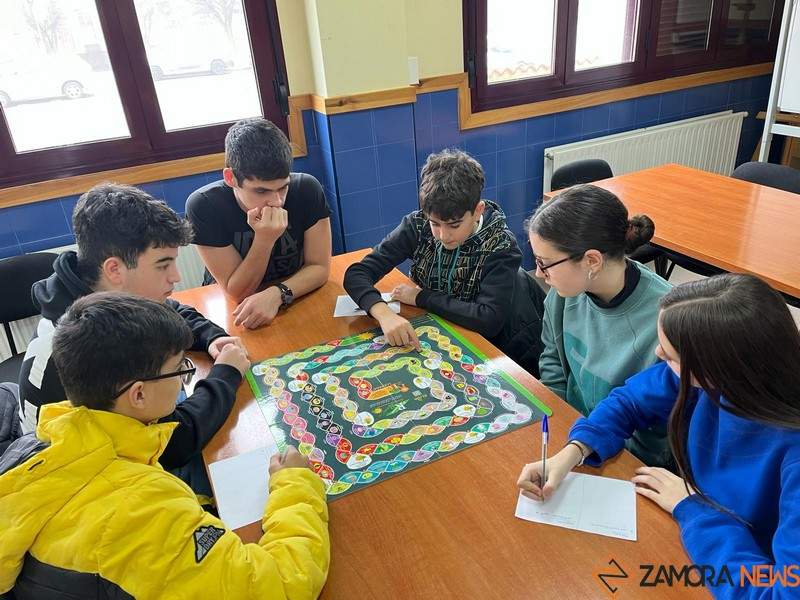 Alumnos del IES Cardenal Pardo Tavera y usuarios del Centro de Día de Mayores celebran juntos el “Día Mundial de la Educación Ambiental”_4