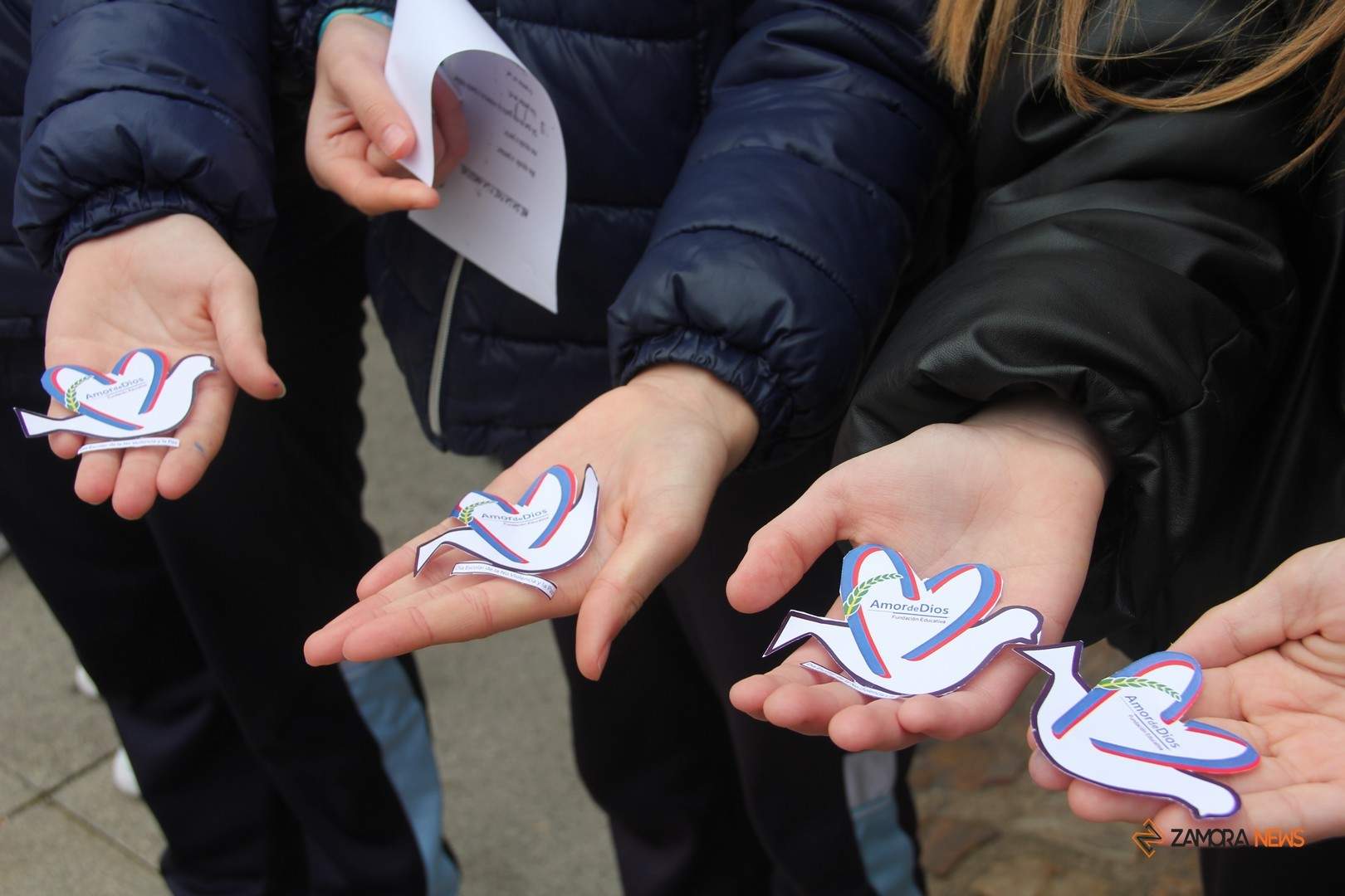 Los cuatro centro de la Congregación de las Hermanas del Amor de Dios actúan en el Día de la Paz