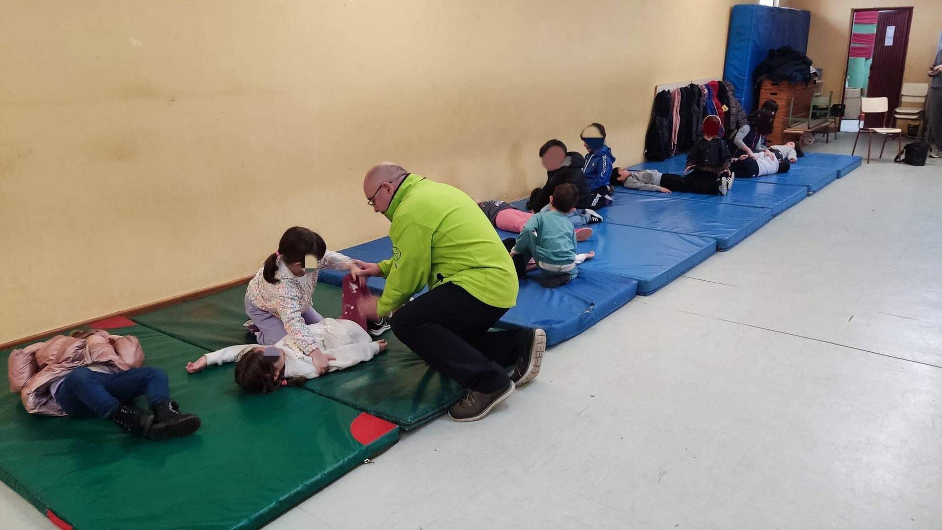 Los alumnos del CEIP Riomanzanas de Zamora reciben un taller de primeros auxilios