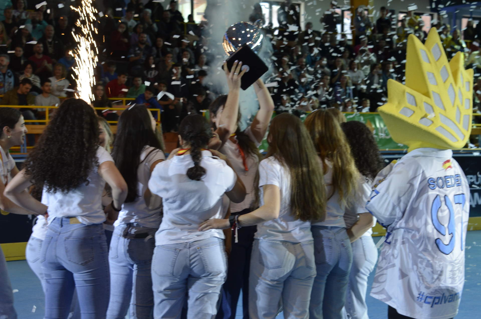 Las Panteras celebran el título de campeonas