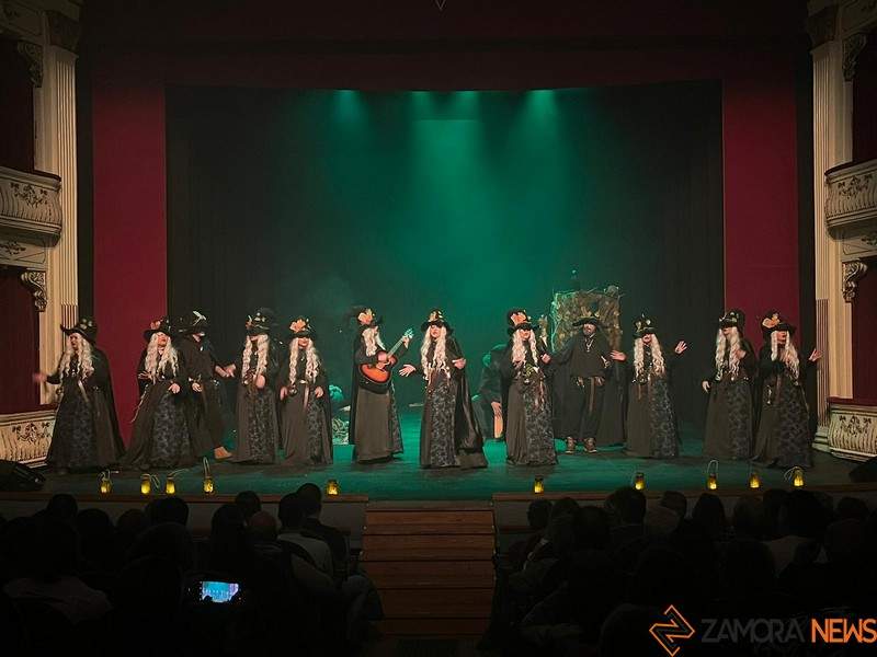 Gala de murgas en el Teatro Principal (11)