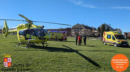 El helicóptero del 112 durante un rescate en Pico del Lobo, en Cerezo de Arriba (Segovia). Fotografía: 112 CYL