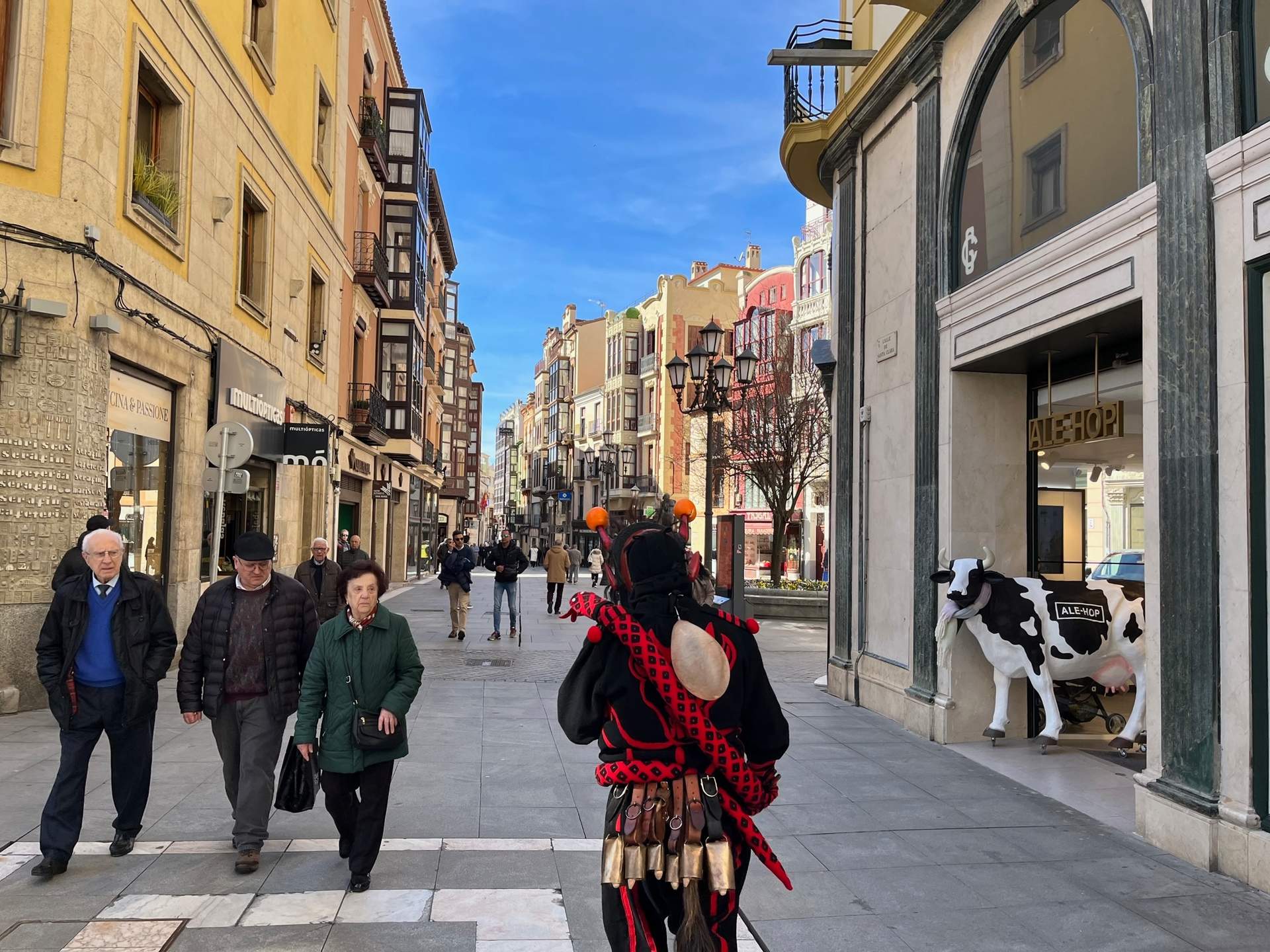 El Chocalheiro anticipa el Encuentro Internacional de Mascarais por las calles de Zamora