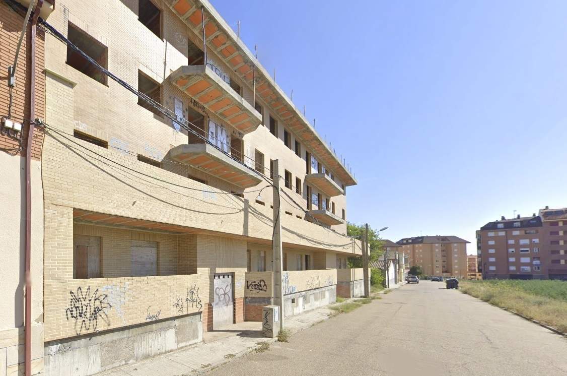 Solar urbano zamora