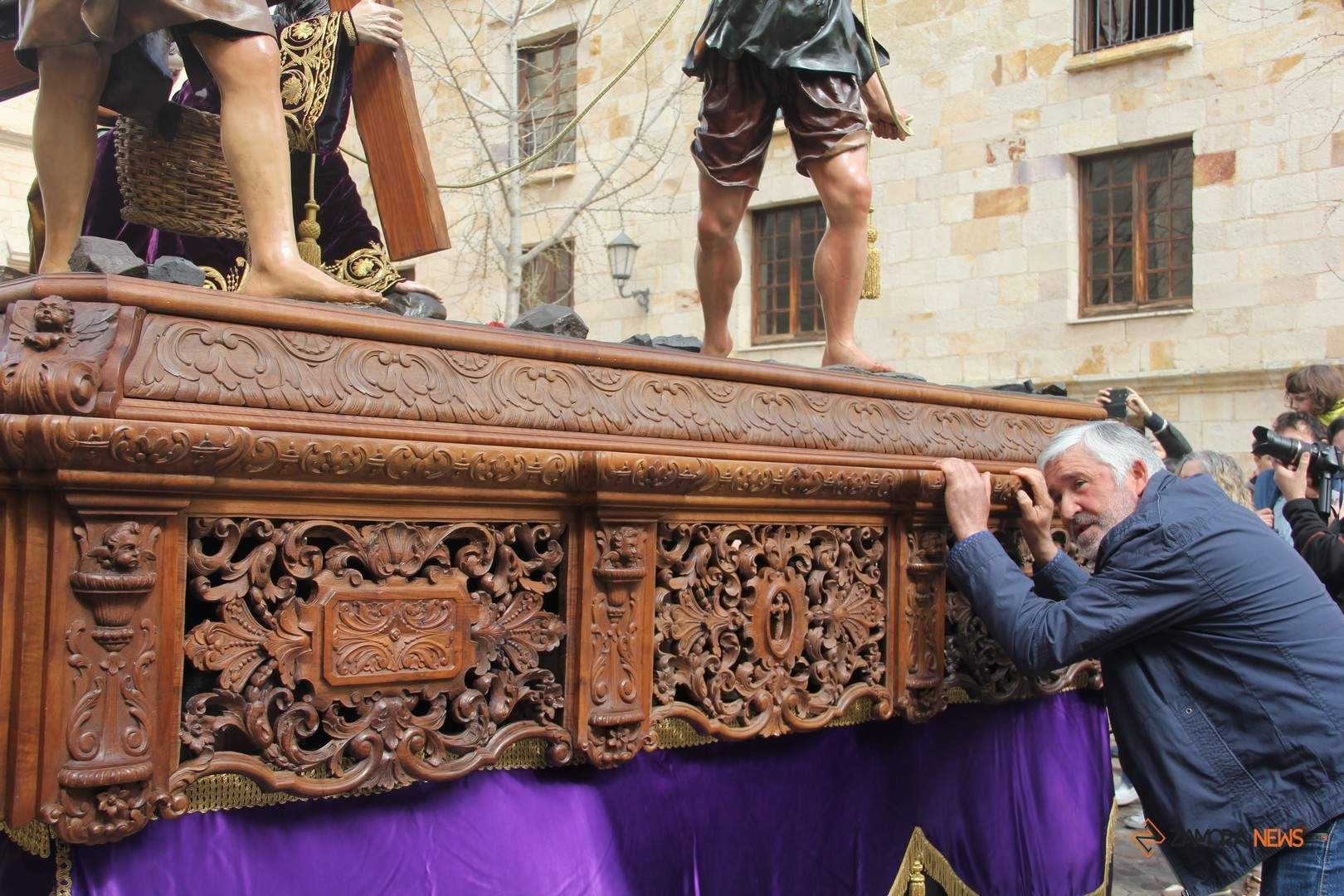 Traslado de pasos de Jesús Nazareno y Santo Entierro a la carpa_20