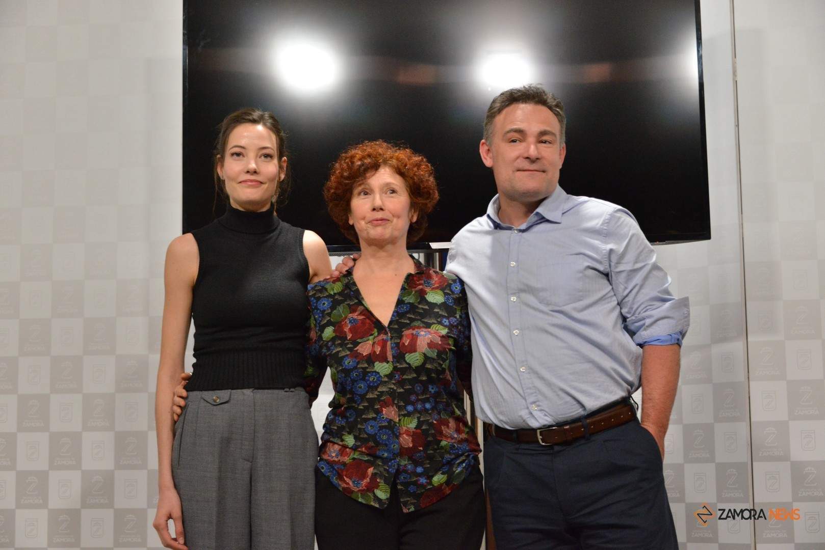 Mireia Oriol, la directora Icíar Bollaín y Urko Olazábal_2