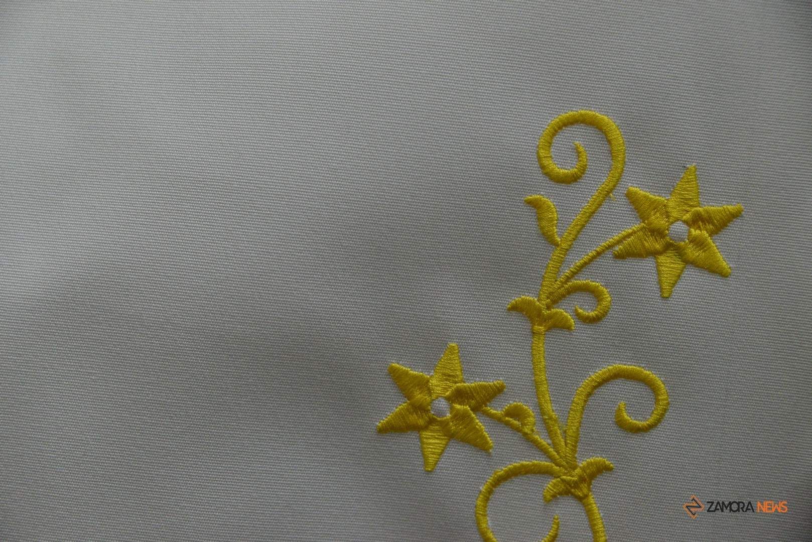 Detalles del nuevo repostero de la Cofradía Virgen de la Esperanza_2
