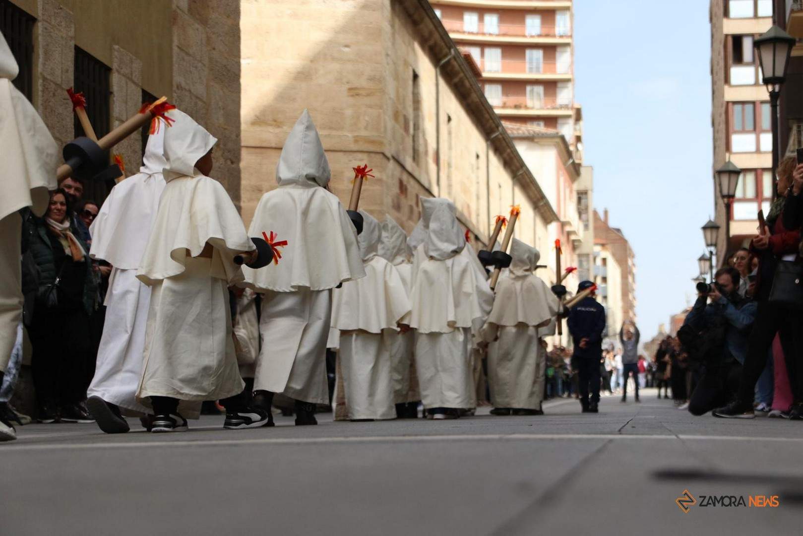 Los infantes de La Medalla Milagrosa recrean la procesión de la Buena Muerte
