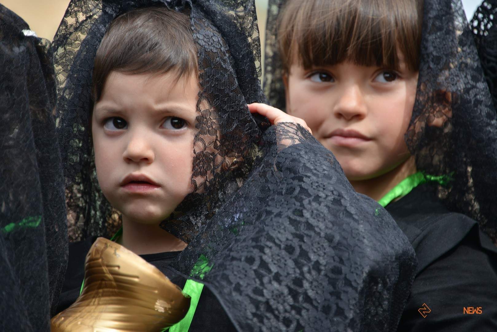 Mini procesión de los alumnos del colegio Santísima Trinidad Amor de Dios