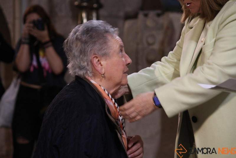 Entrega medallas Nuestra Madre (4)