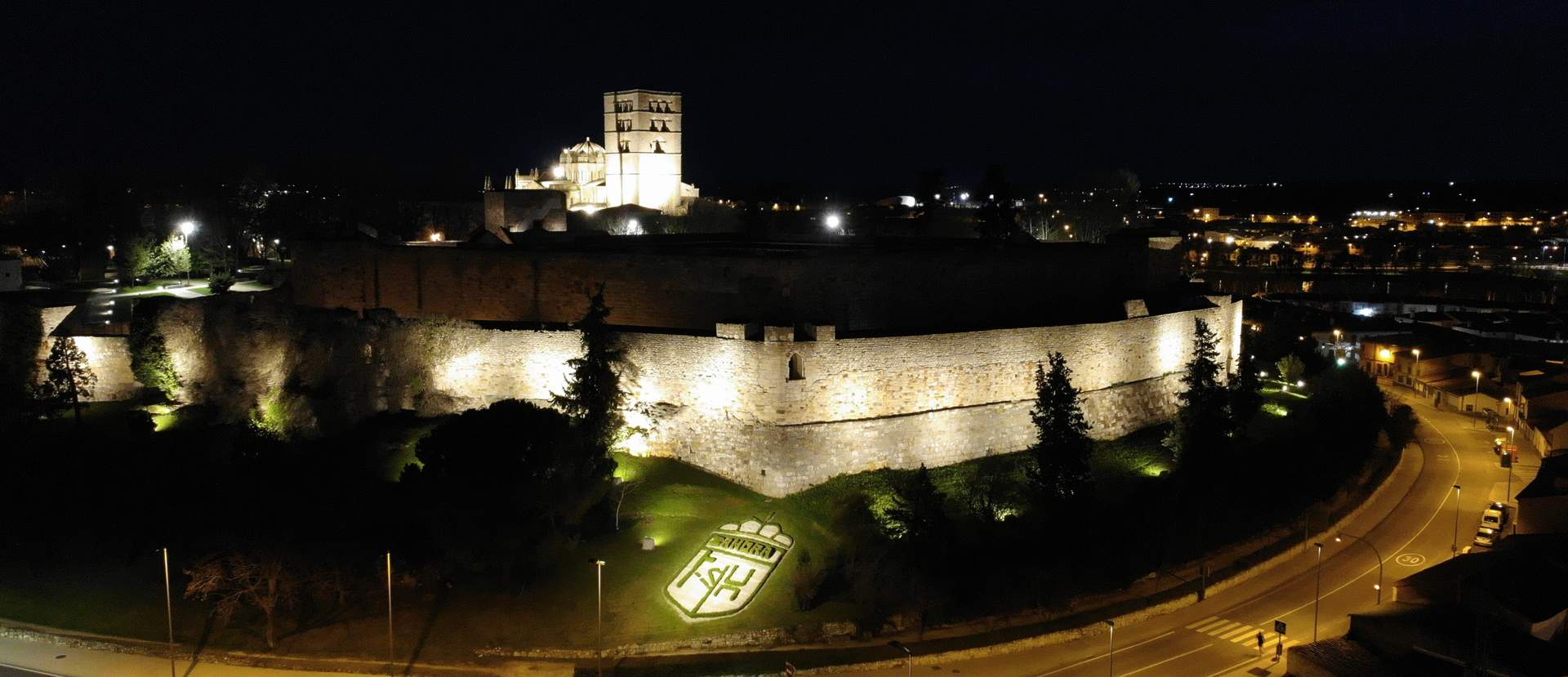iluminación muralla de Zamora