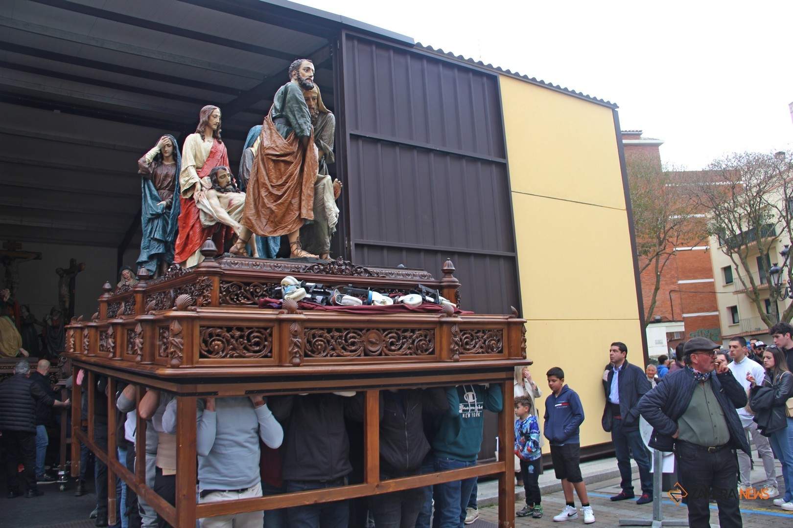 Traslado de pasos de la Real Cofradía del Santo Entierro