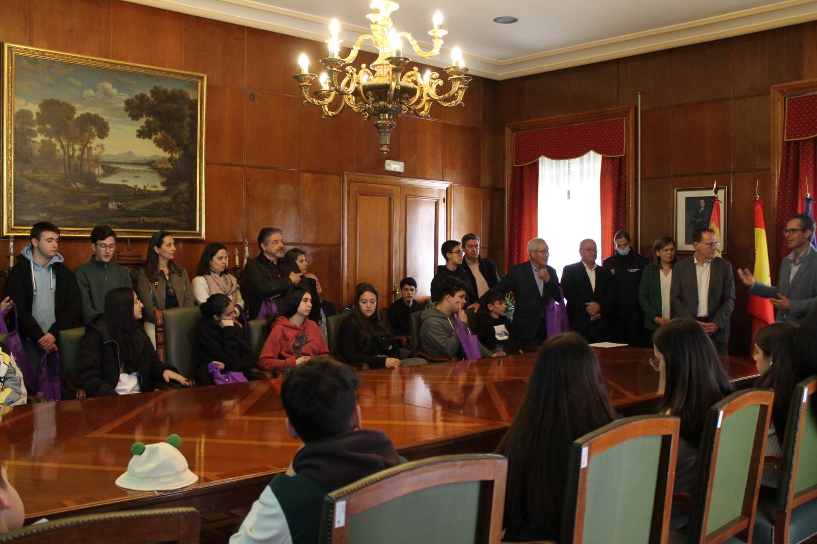 La Delegación del Gobierno en Zamora
recibe la visita de un grupo de jóvenes del
municipio luso de Macedo de Cavaleiros