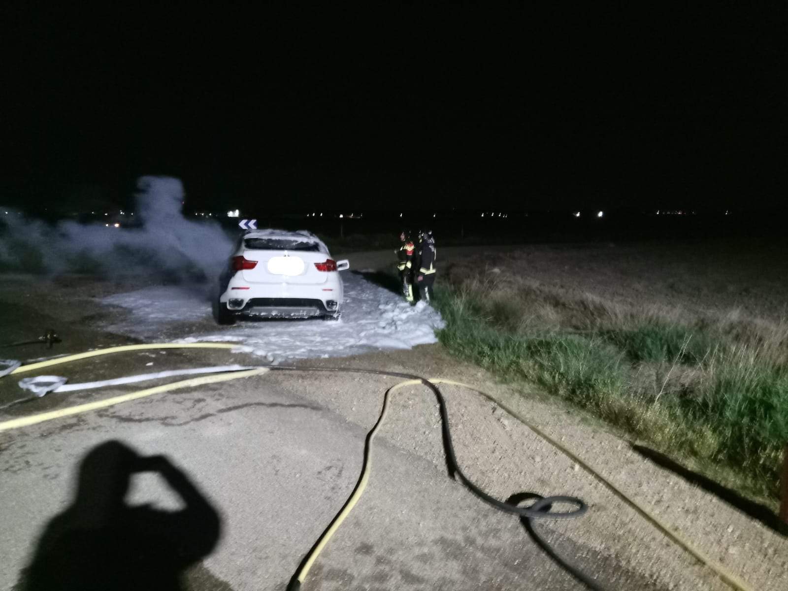 vehículo ardiendo. imagen Diputación