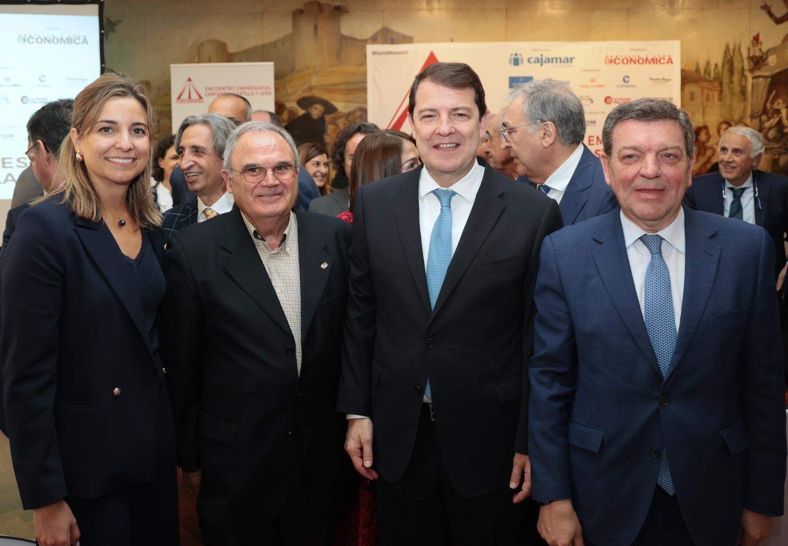 El presidente de la Junta, Alfonso Fernández Mañueco durante la clausura del encuentro empresarial `Foro3Mares´