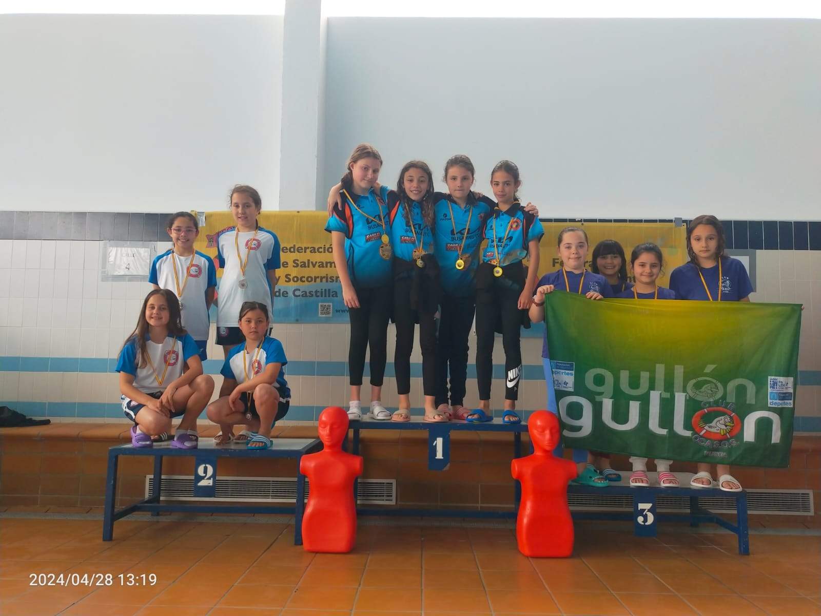 Alevines campeonas de Castilla y León. FOTO FECLESS