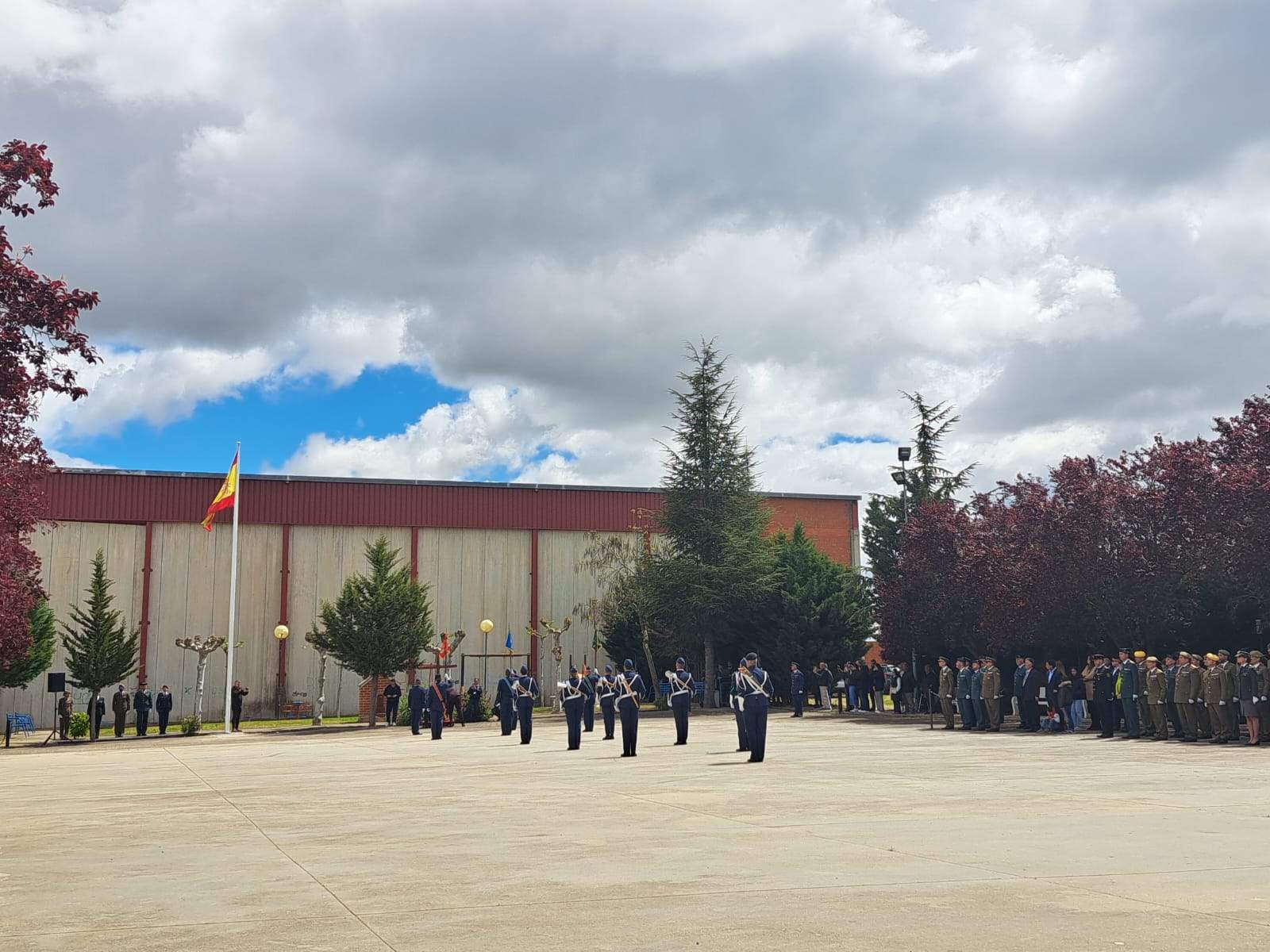 Burganes de Valverde izado de Bandera. IMAGEN CEDIDA