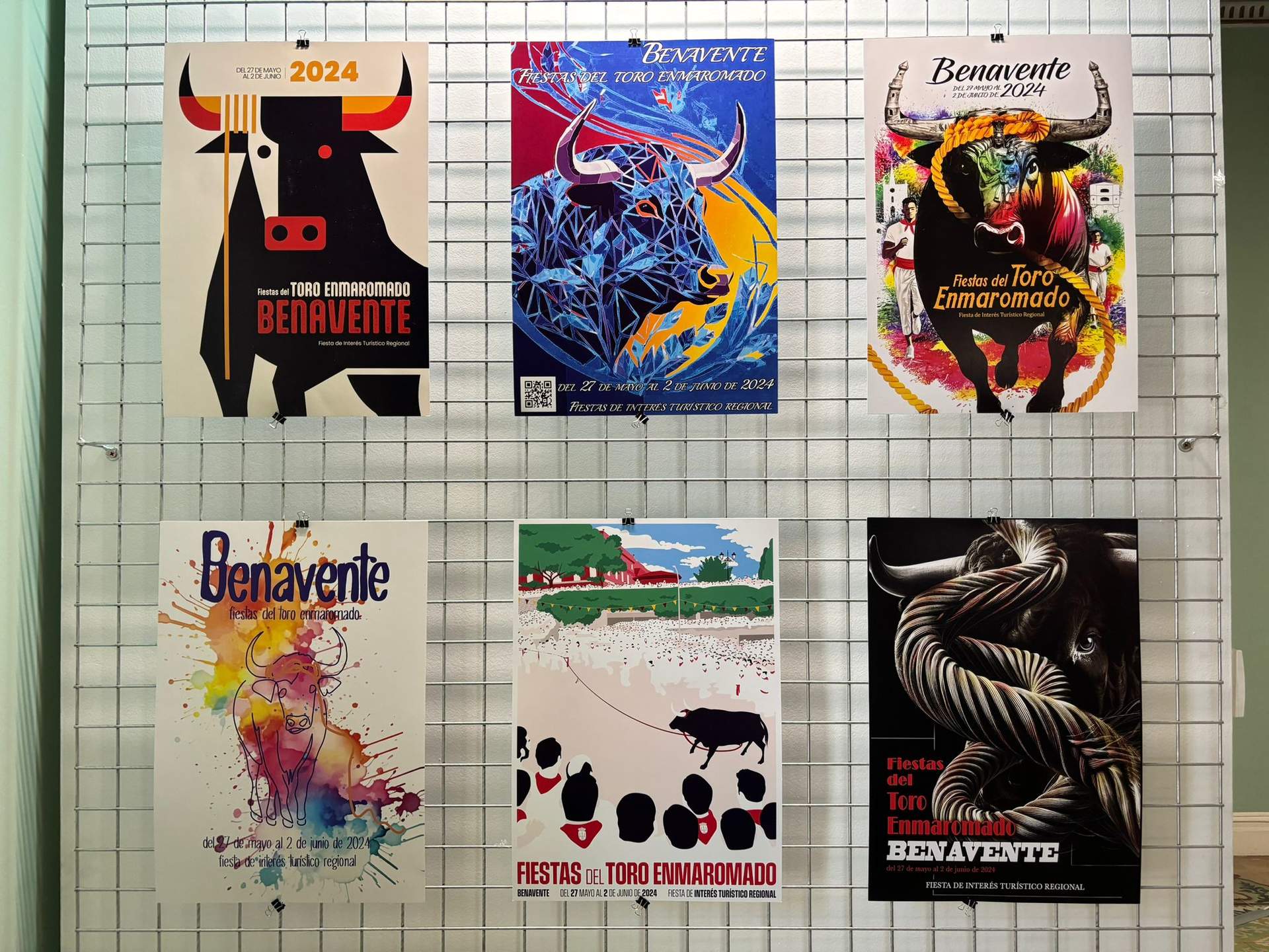 Exposición de carteles del certamen del Toro Enmaromado. Fotografía: Ayuntamiento de Benavente