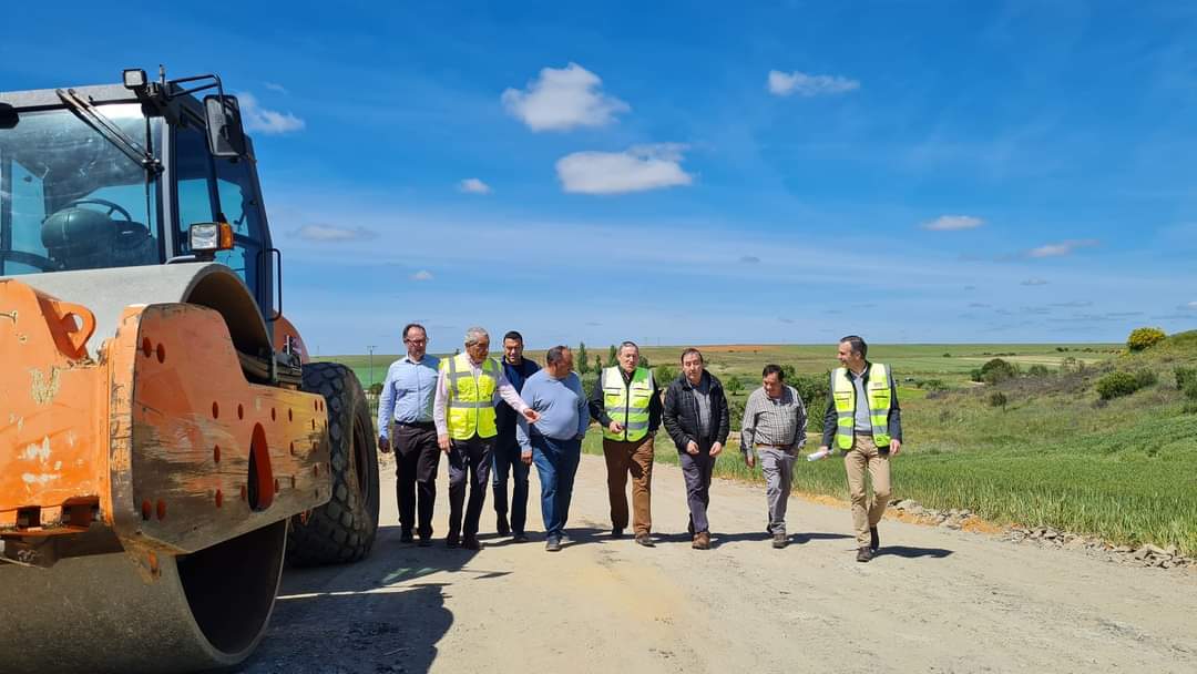 El presidente de la Diputación visita la mejora de la carretera que une Zamora con Almaraz y Villaseco del Pan