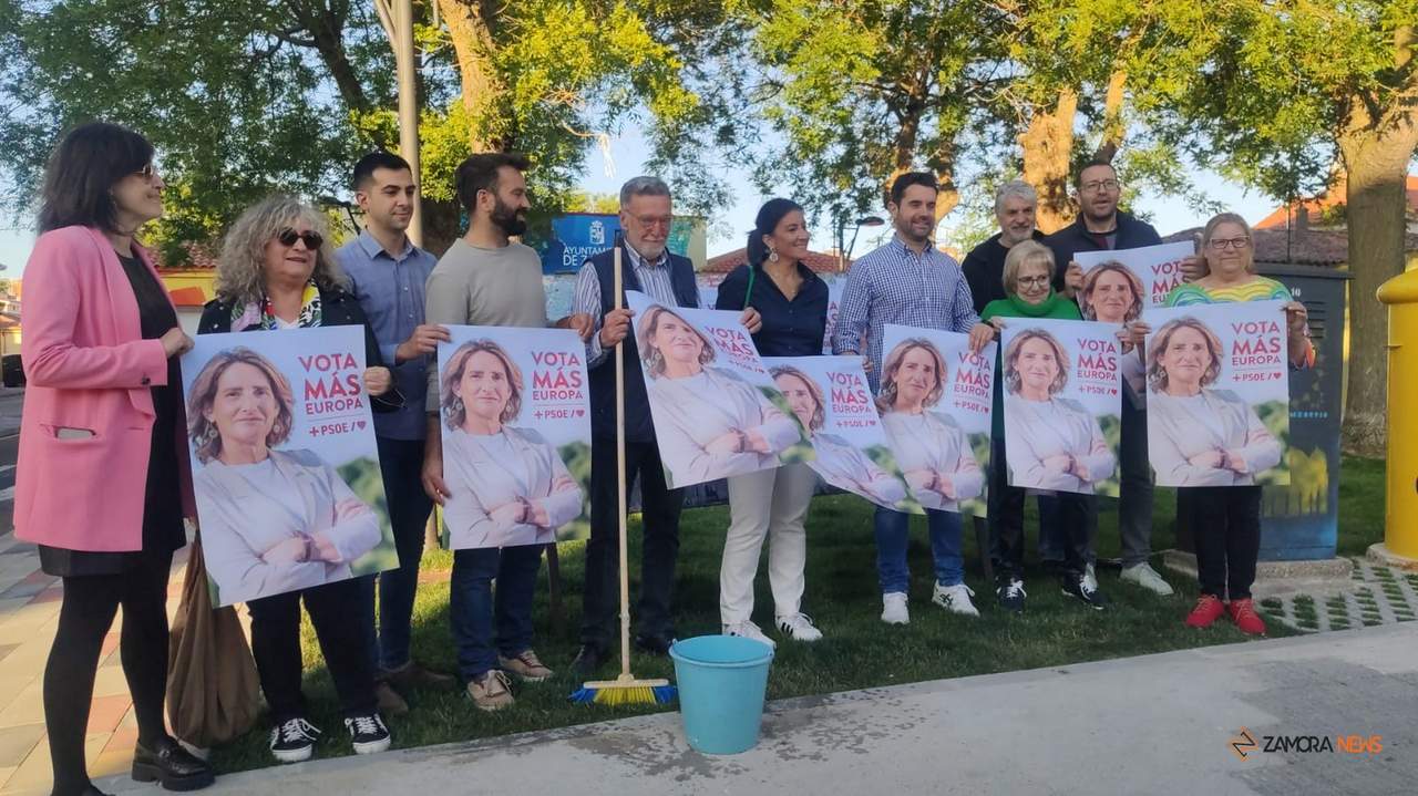 Pegada de carteles arranque de la campaña electoral a las europeas_2
