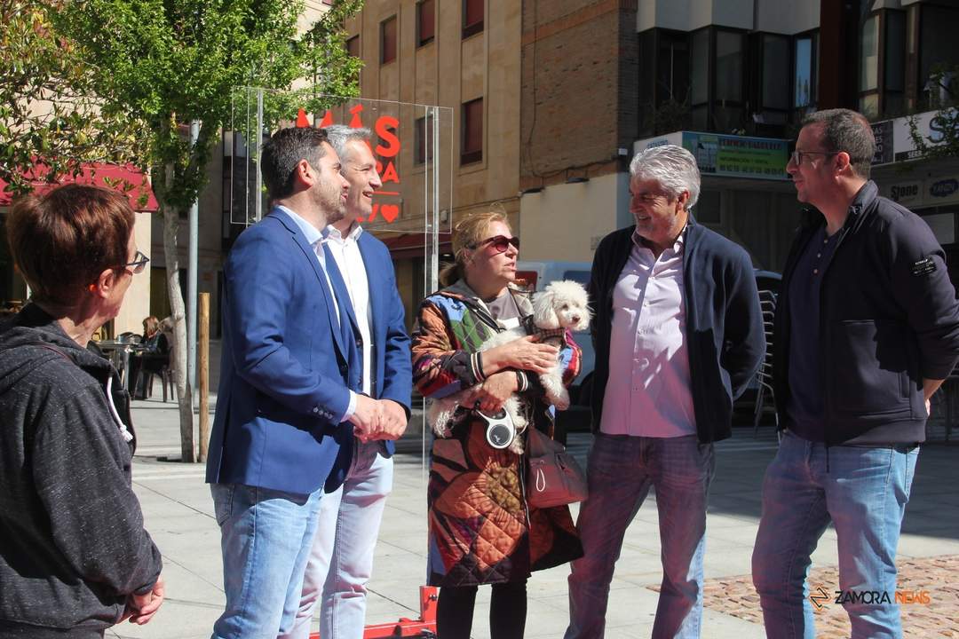 Inicio de campaña del PSOE de cara a las elecciones europeas con Antidio Fagúnez y el candidato Carlos Rodríguez_10